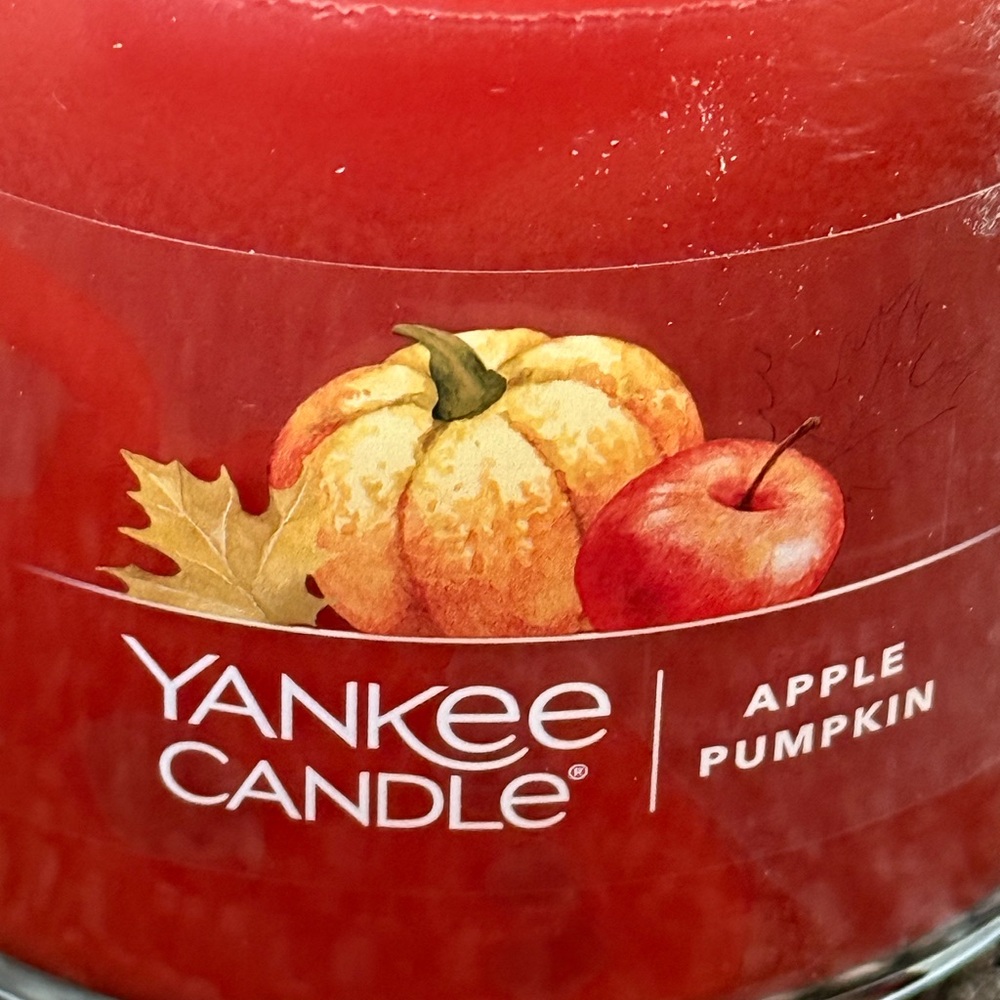 NEW. Yankee Candle Apple Pumpkin scented Candle. 13 oz. - Picture 10 of 13